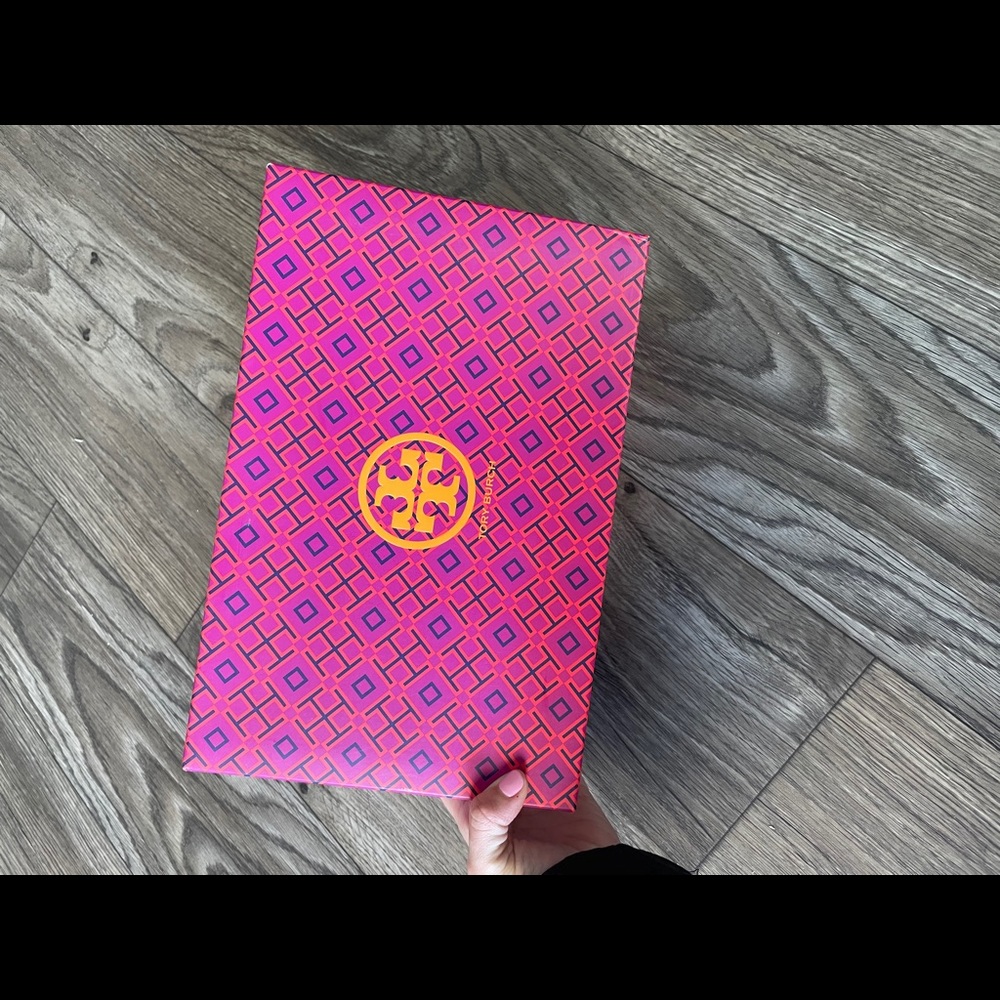 Tory Burch shoe box